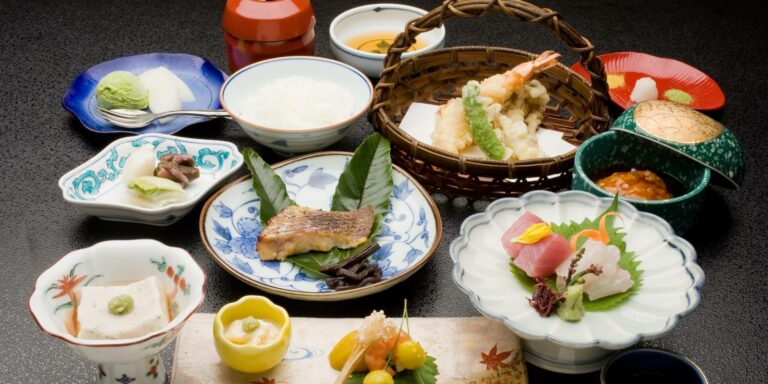 Ensemble de plat typique japonais